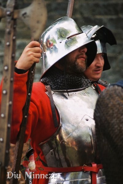 Sptmittelalterlicher Soldat vor Soest mit Brustharnisch und Schaller